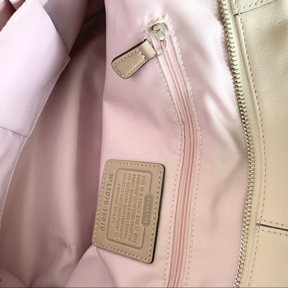 🌸Coach🌸 Leather Bag With Crocodile Accents Zip
